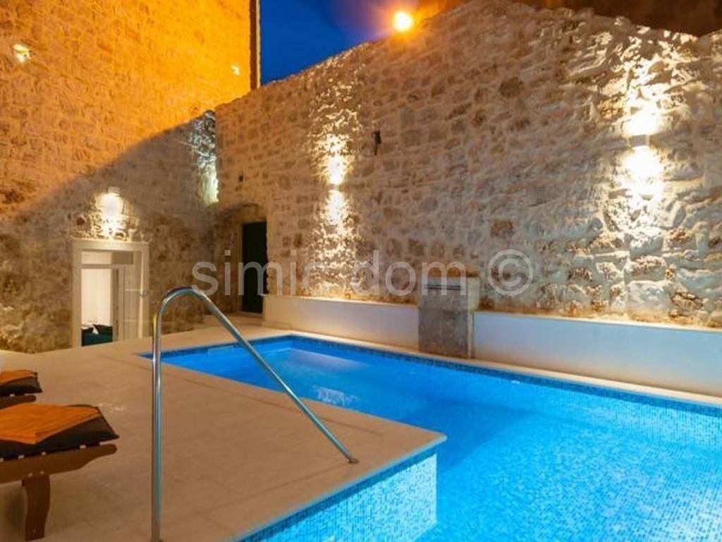 Kamena kuca, Prodaja, Bol, Bol