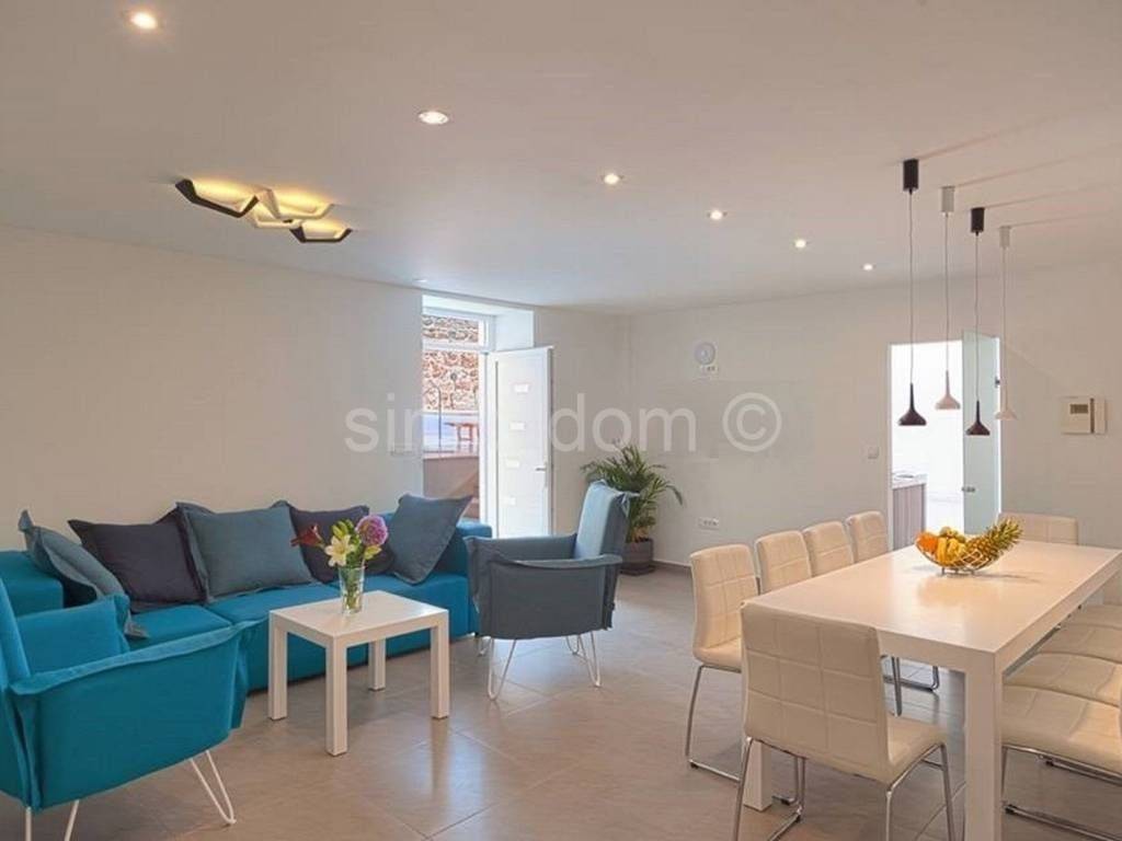 Kamena kuca, Prodaja, Bol, Bol