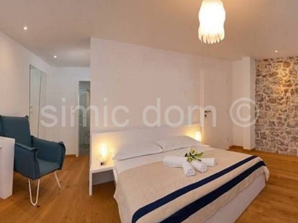 Kamena kuca, Prodaja, Bol, Bol