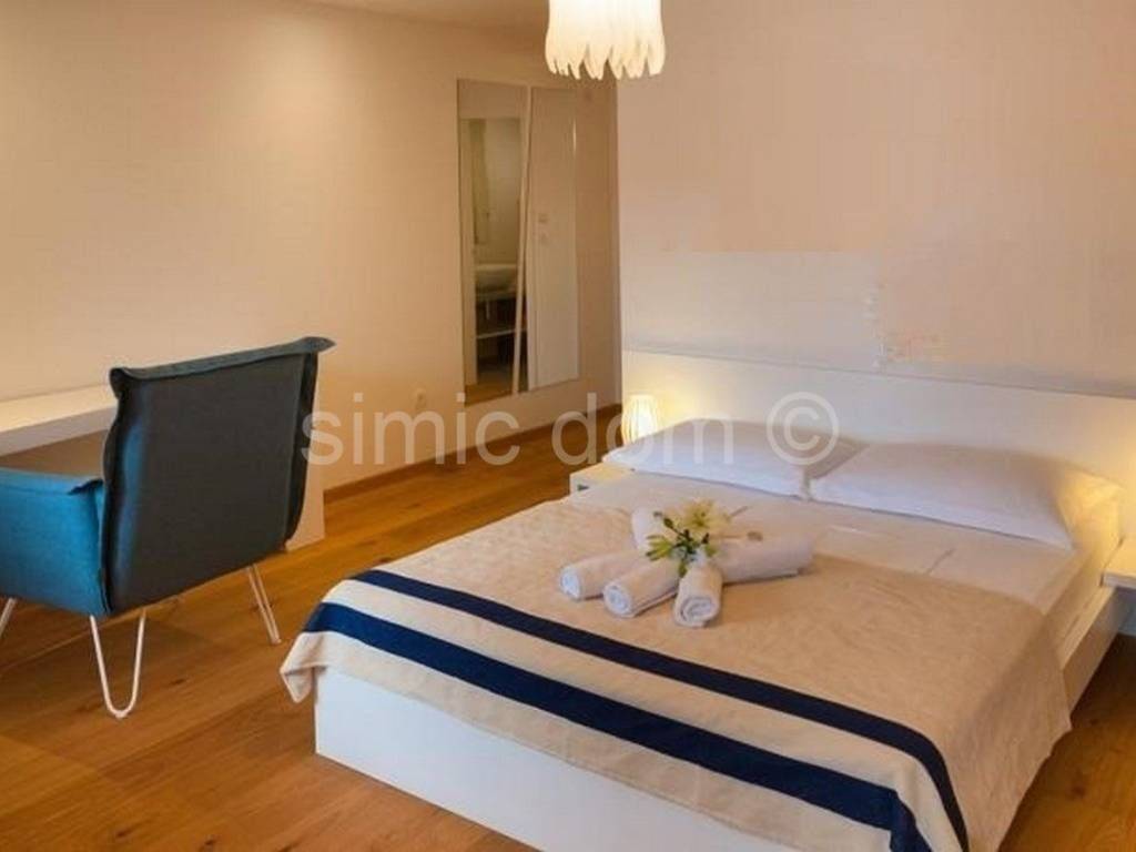 Kamena kuca, Prodaja, Bol, Bol