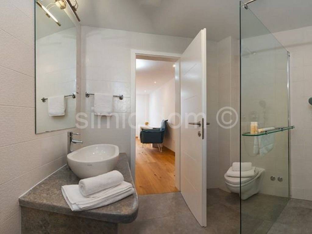 Kamena kuca, Prodaja, Bol, Bol