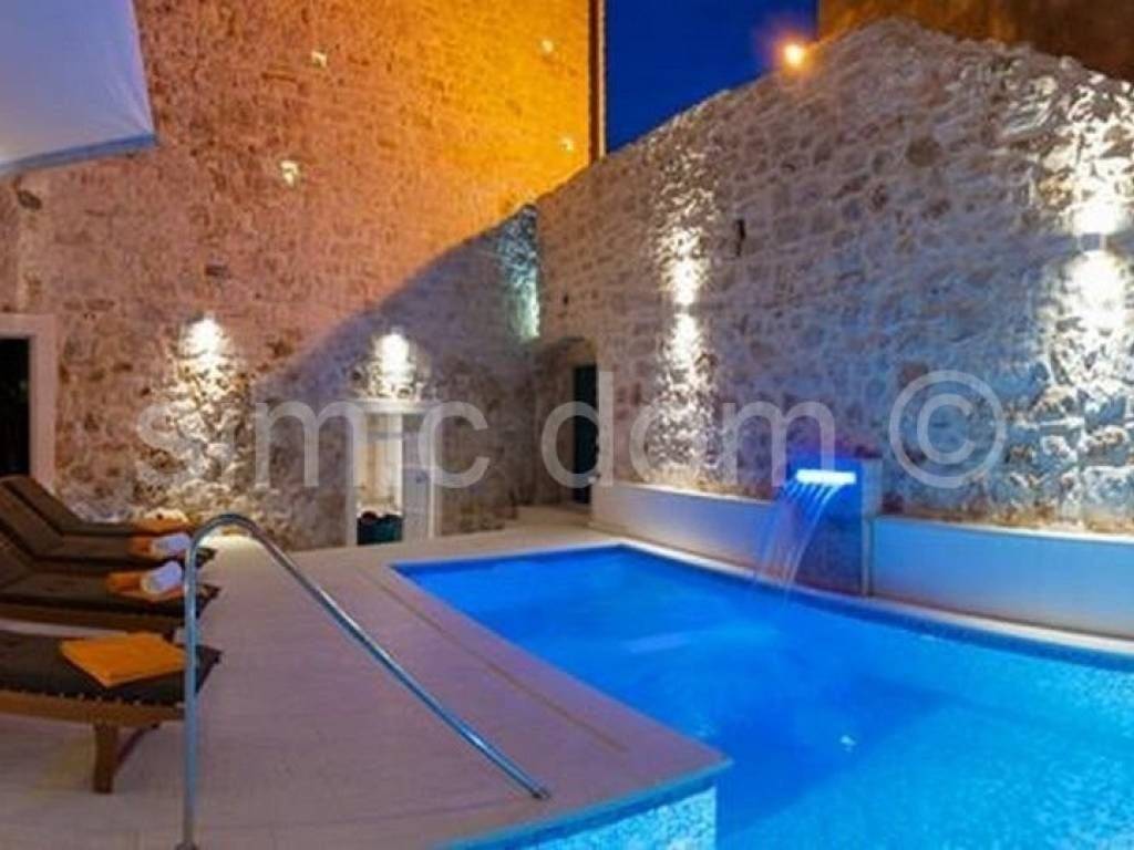 Kamena kuca, Prodaja, Bol, Bol