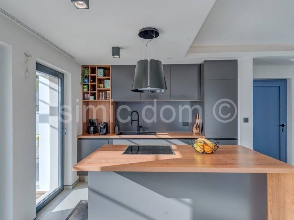 Luksuzna vila, Prodaja, Supetar, Supetar