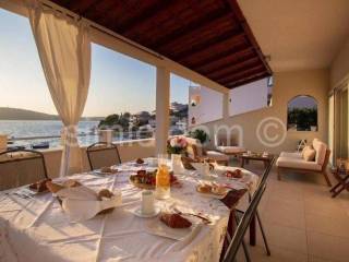 Vila, Prodaja, Rogoznica, Ražanj