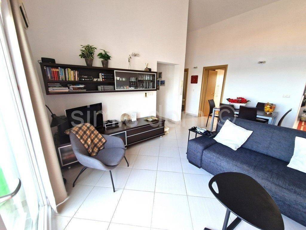 Apartman na moru, Prodaja, Okrug, Okrug Gornji