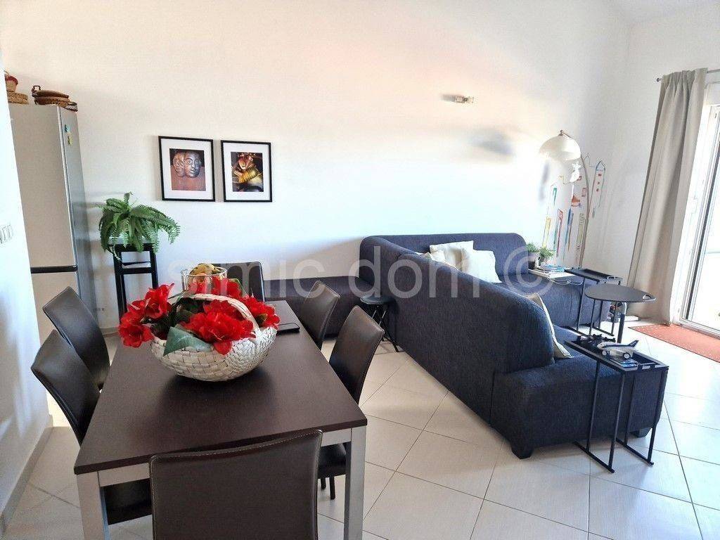 Apartman na moru, Prodaja, Okrug, Okrug Gornji