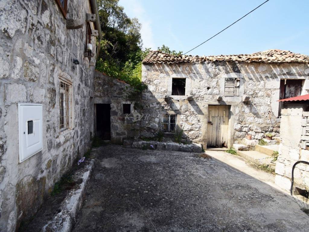 Kamena kuća, Prodaja, Dubrovačko primorje, Majkovi