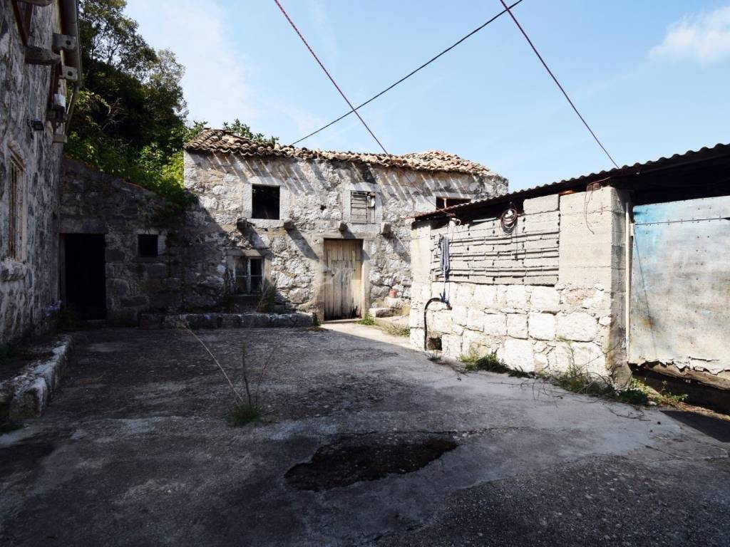 Kamena kuća, Prodaja, Dubrovačko primorje, Majkovi