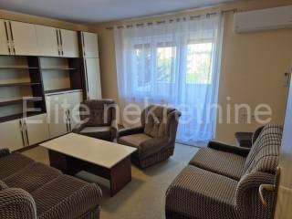 Stan u zgradi, Najam, Rijeka, Istok