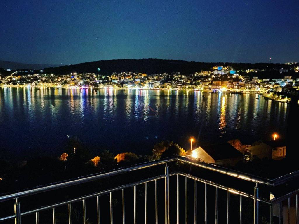 House with apartments, Sale, Okrug, Okrug Donji