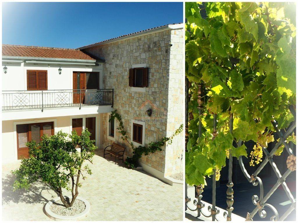 Villa, Sale, Marina, Marina