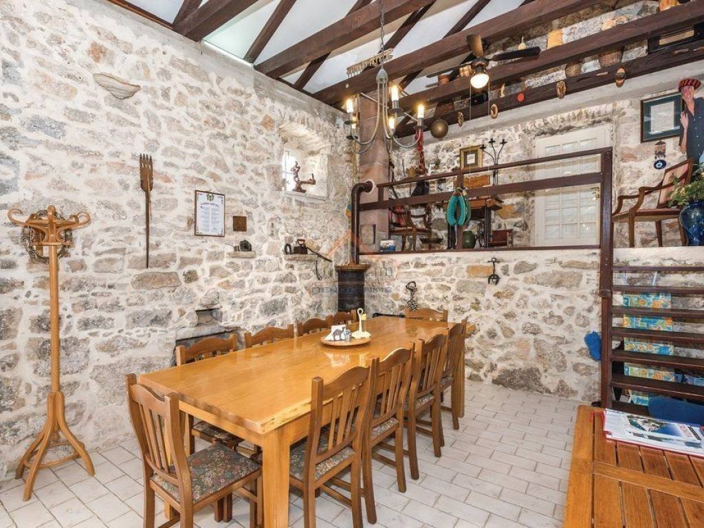 Stone house, Sale, Drniš, Siverić