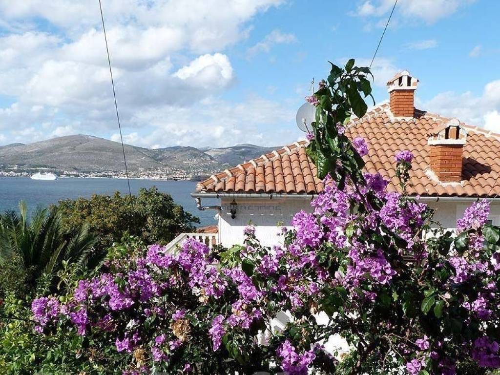 House with apartments, Sale, Trogir, Čiovo