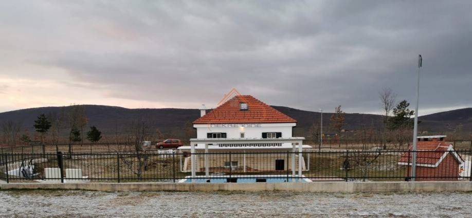 One-storey house, Sale, Trilj, Tijarica
