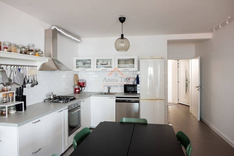 House by the sea, Sale, Omiš, Pisak