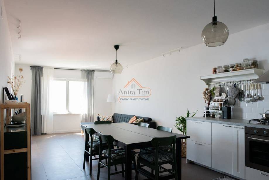 House by the sea, Sale, Omiš, Pisak