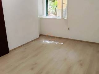 Flat in older building, Sale, Split, Split