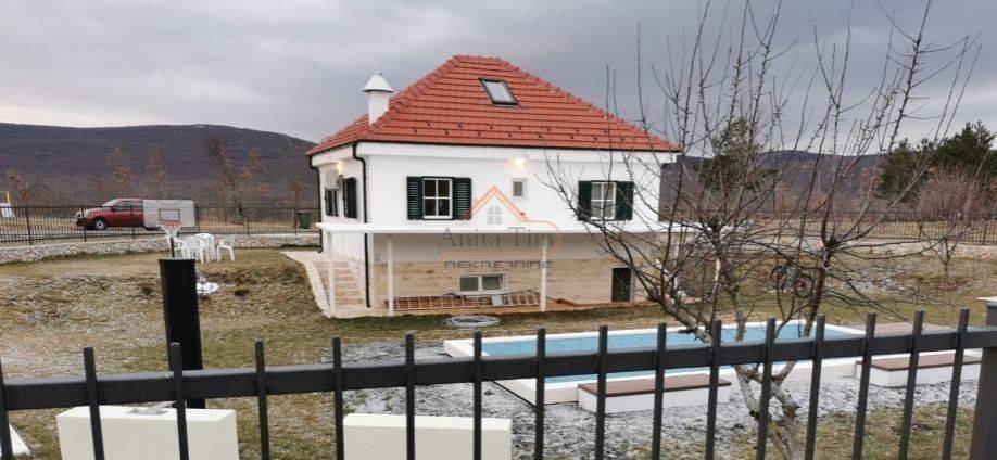 One-storey house, Sale, Trilj, Tijarica