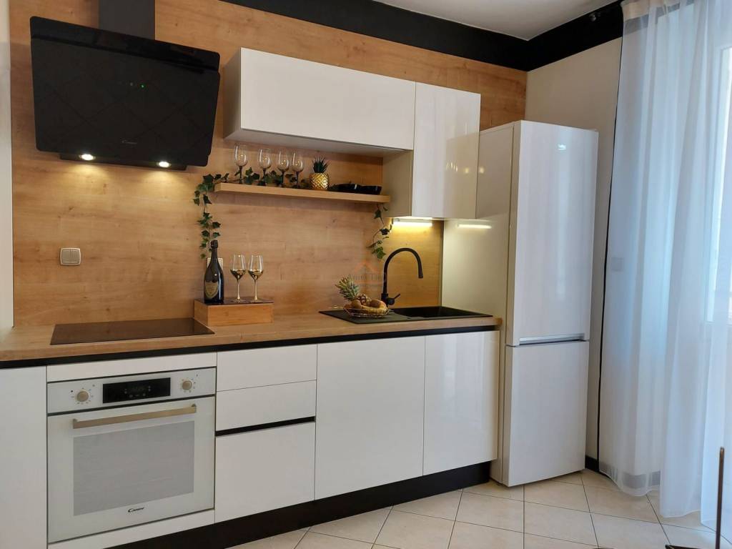 Flat in a building, Sale, Split, Split