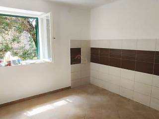 Flat in older building, Sale, Split, Split