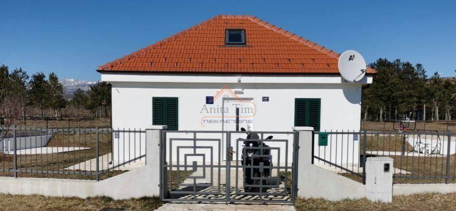 One-storey house, Sale, Trilj, Tijarica