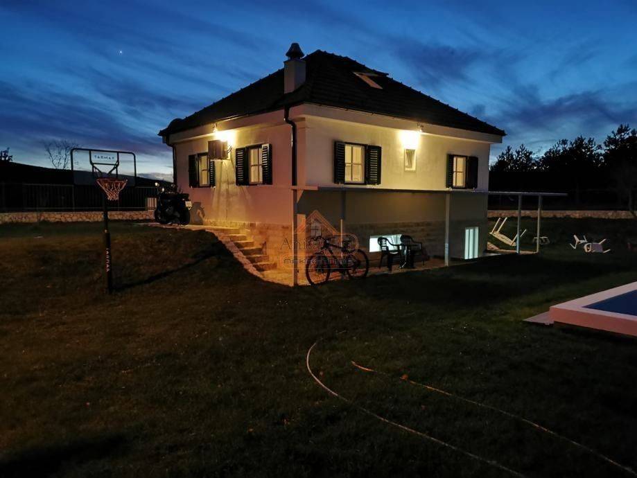 One-storey house, Sale, Trilj, Tijarica