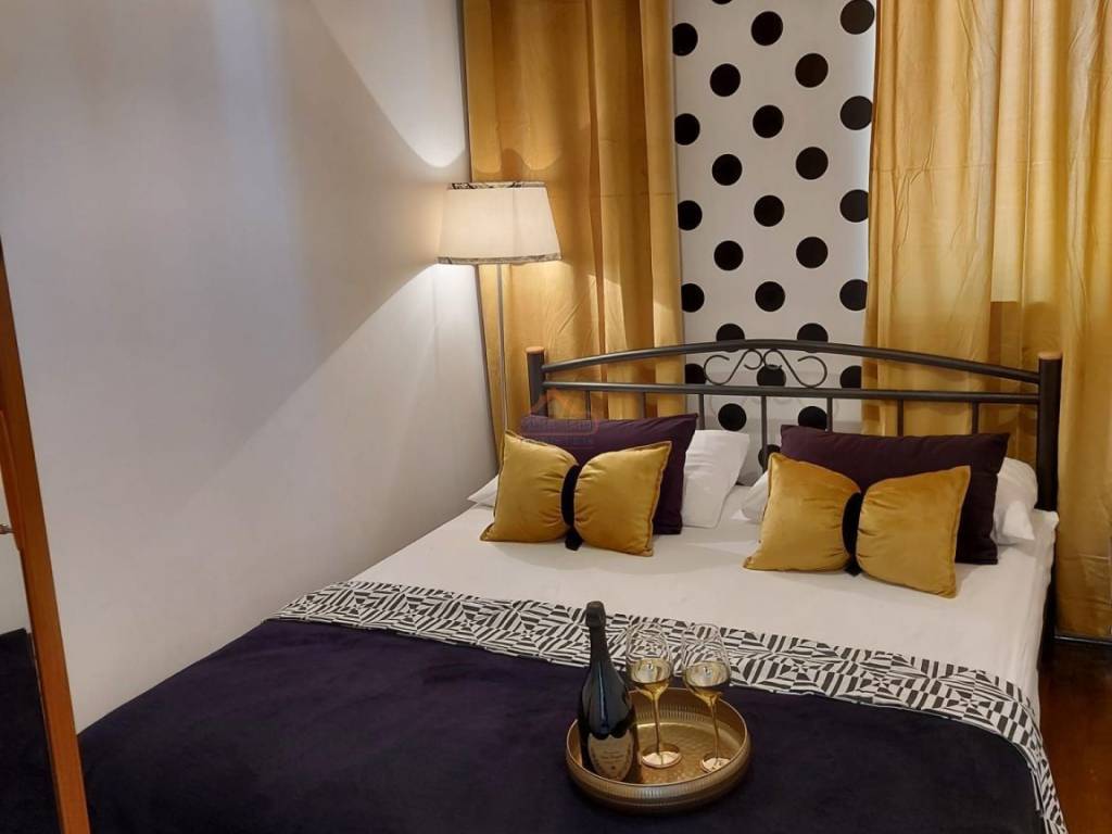 Flat in a building, Sale, Split, Split