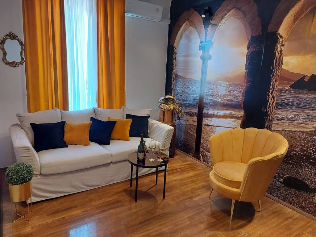 Flat in a building, Sale, Split, Split
