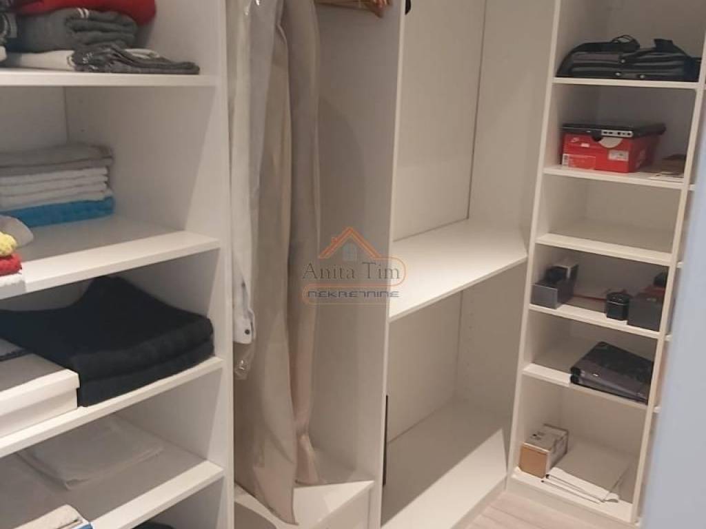Flat in a building, Sale, Split, Split