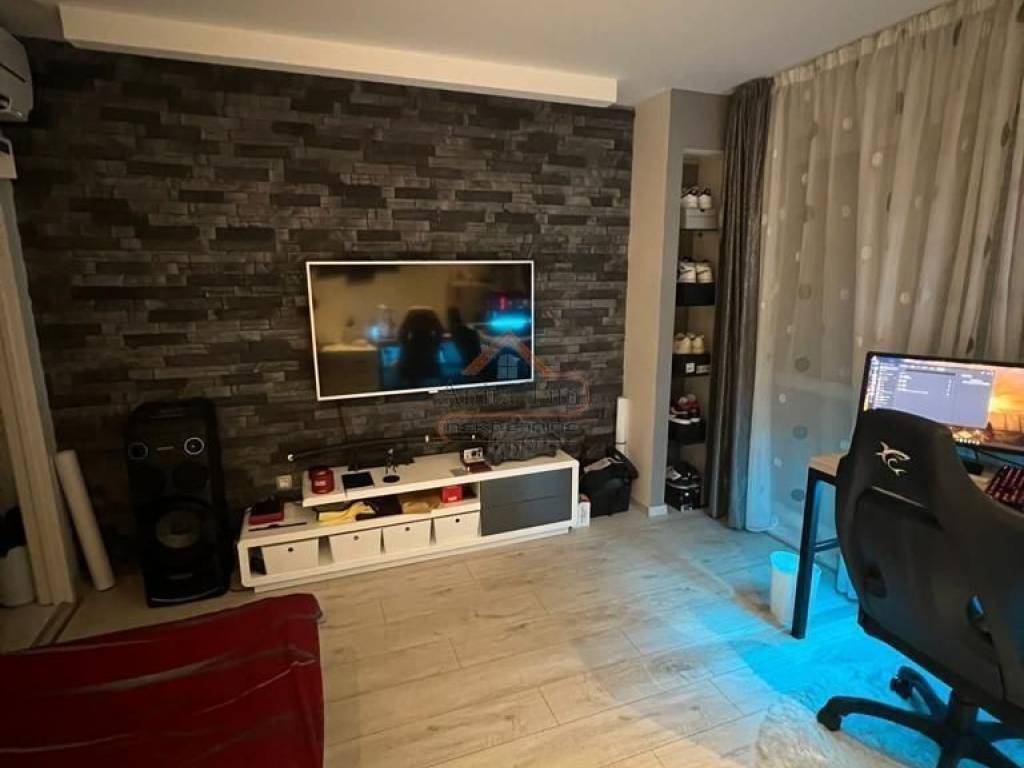 Flat in a building, Sale, Split, Split