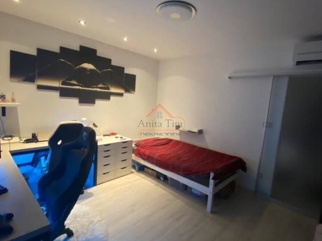 Flat in a building, Sale, Split, Split