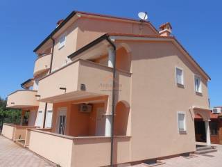 House with apartments, Sale, Fažana, Fažana