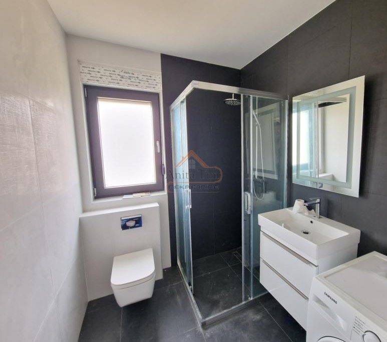 Flat in a building, Sale, Nin, Zaton
