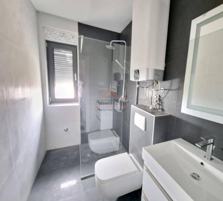 Flat in a building, Sale, Nin, Zaton