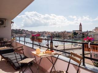 Flat in a building, Rent, Trogir, Travarica