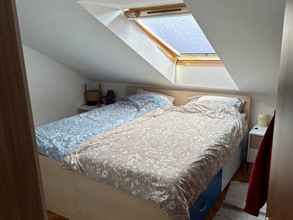Flat in a building, Sale, Solin, Japirko