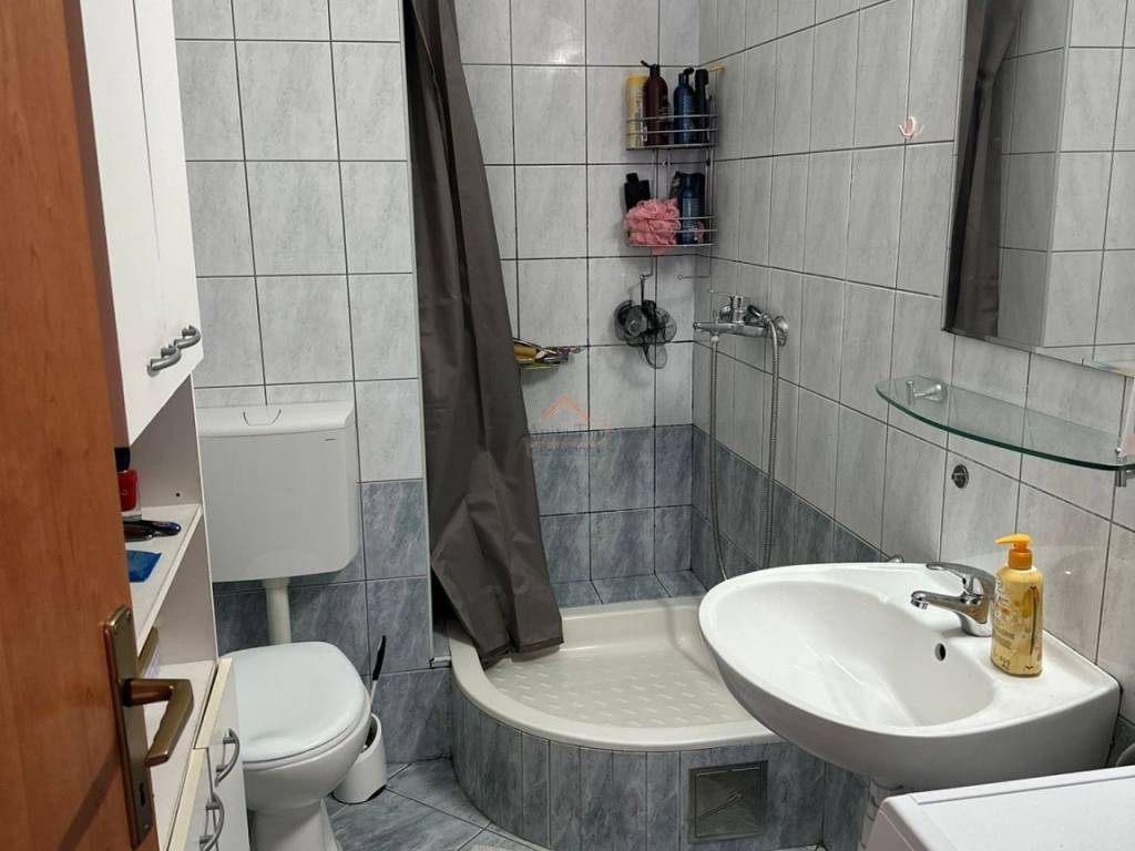 Flat in a building, Sale, Solin, Japirko