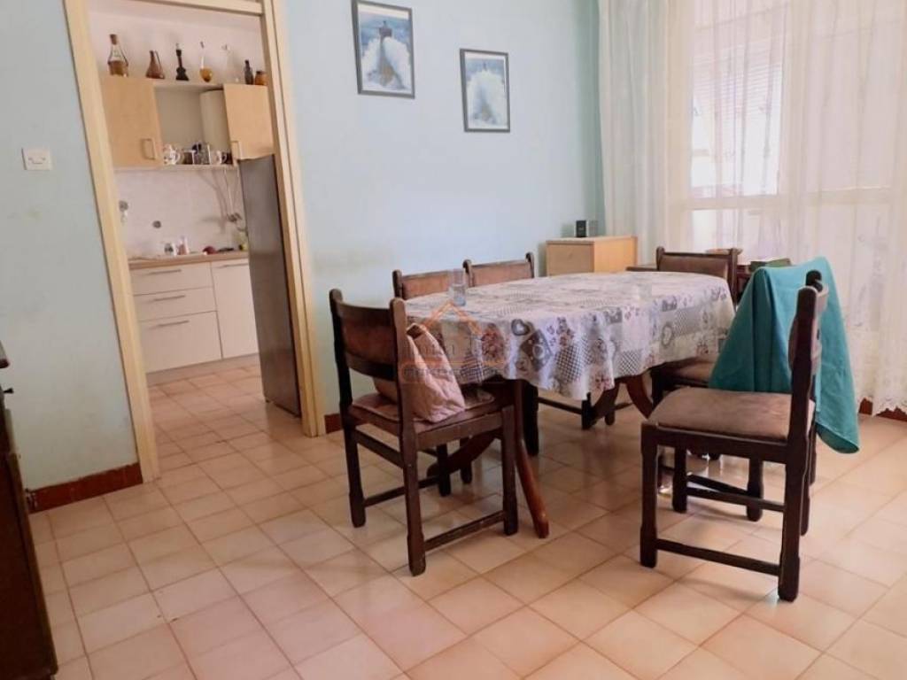 Flat in a building, Sale, Split, Split