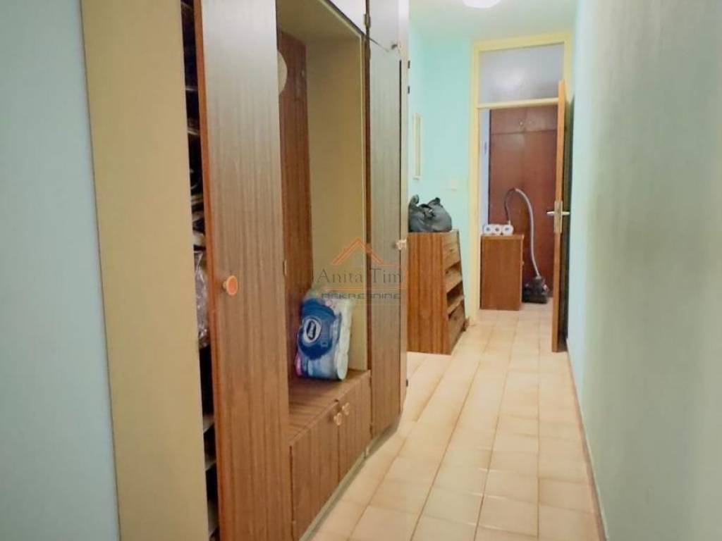 Flat in a building, Sale, Split, Split