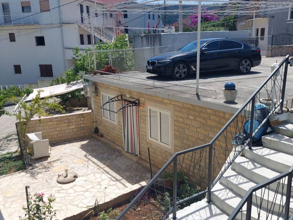 House with apartments, Sale, Marina, Marina