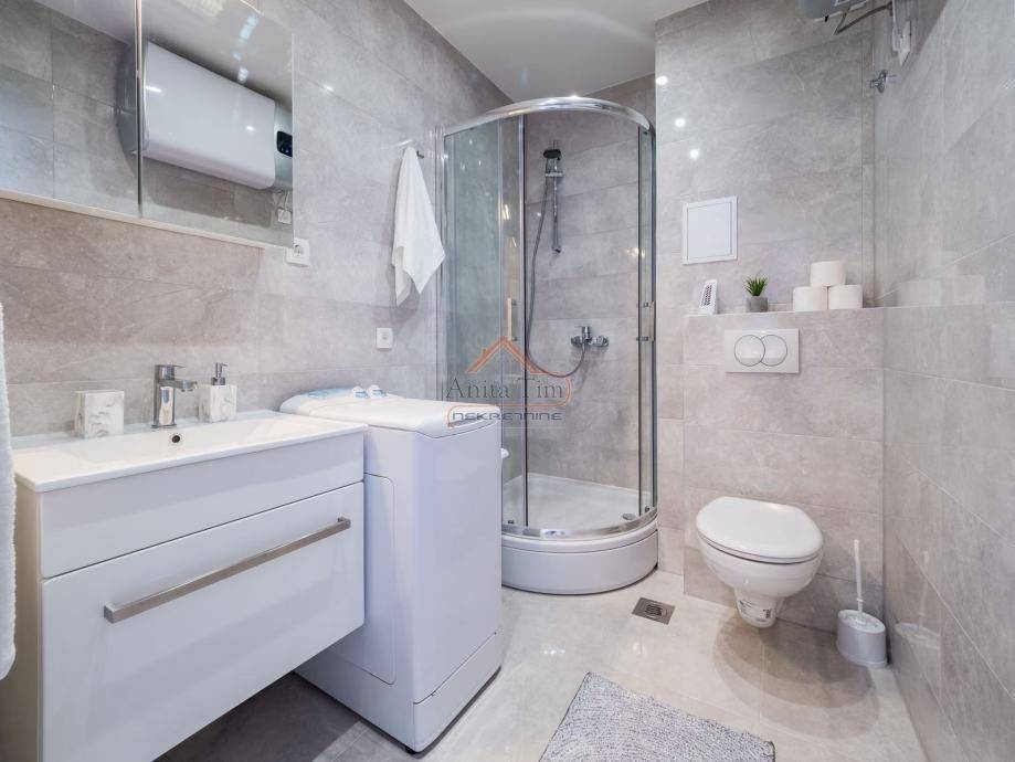 Flat in a building, Rent, Trogir, Travarica