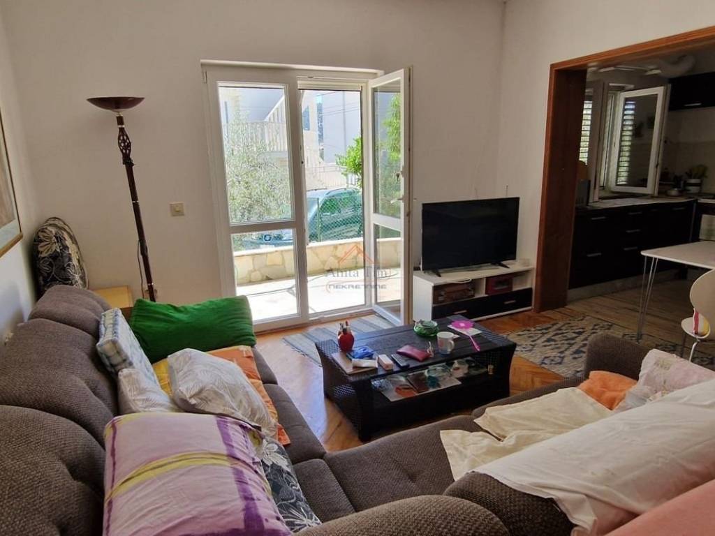 House with apartments, Sale, Marina, Marina