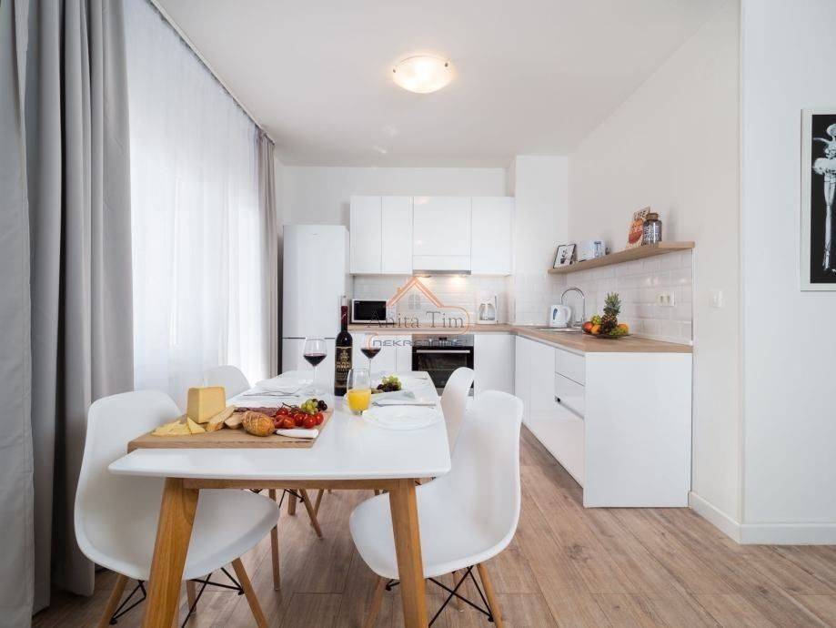 Flat in a building, Rent, Trogir, Travarica