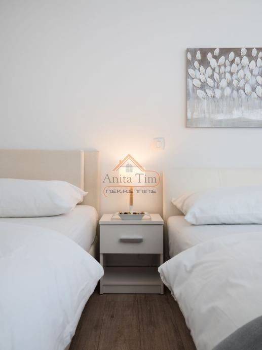 Flat in a building, Rent, Trogir, Travarica