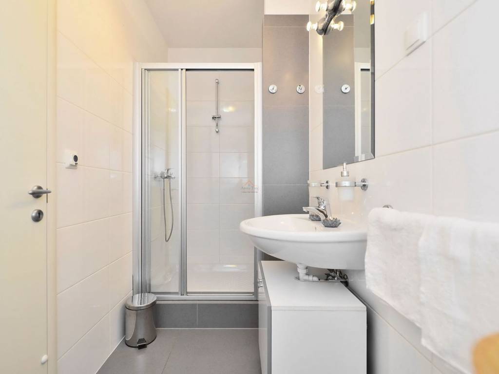 Flat in a building, Sale, Split, Split