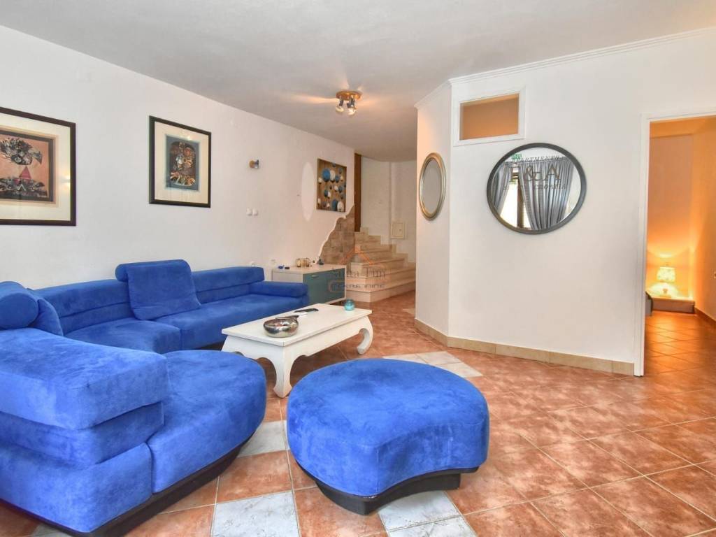 Leasure property, Sale, Split, Split