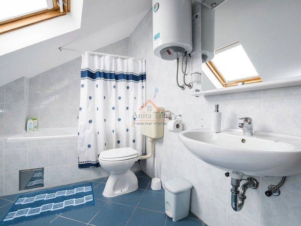 Leasure property, Sale, Split, Split