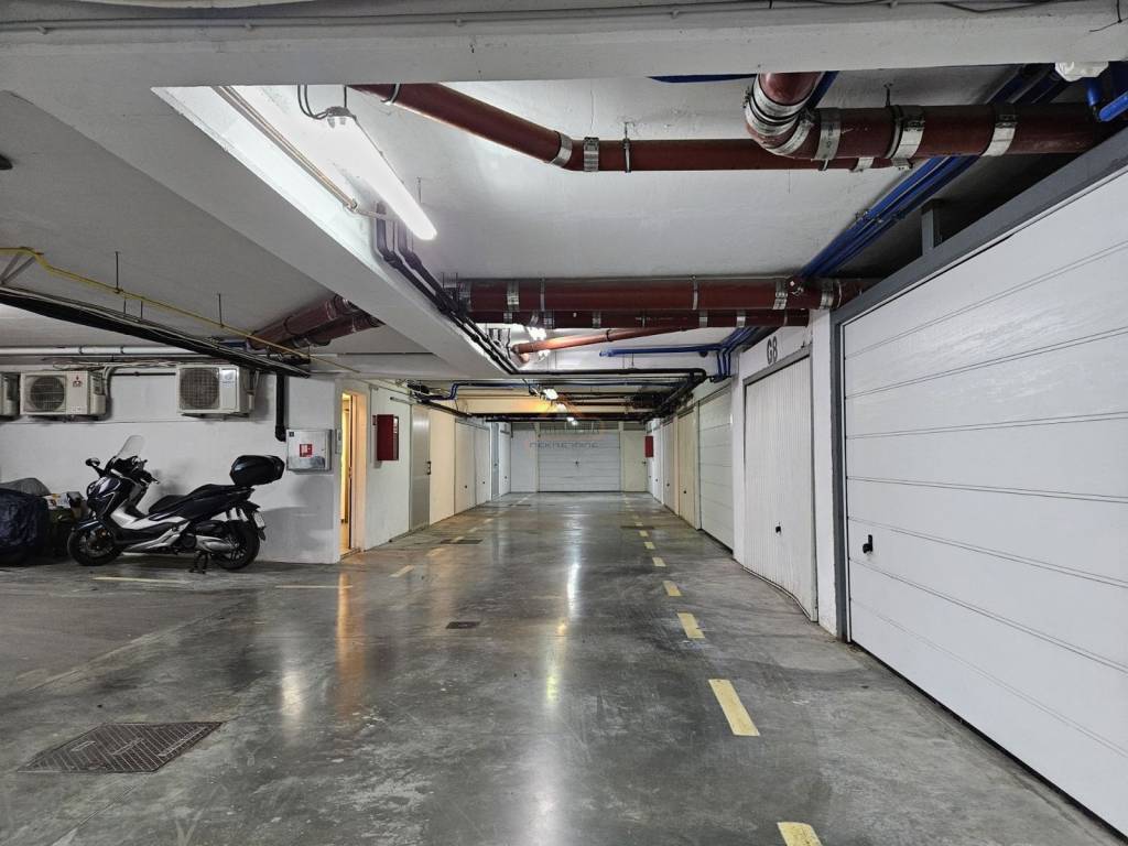 Flat in a building, Sale, Split, Split