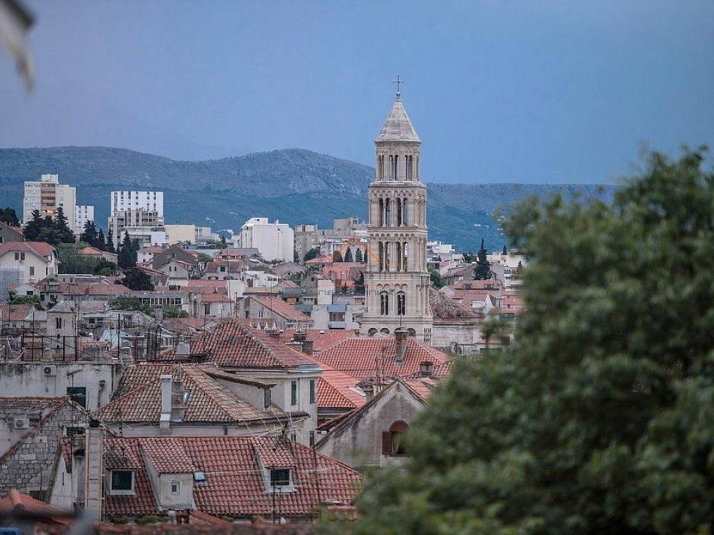 Leasure property, Sale, Split, Split