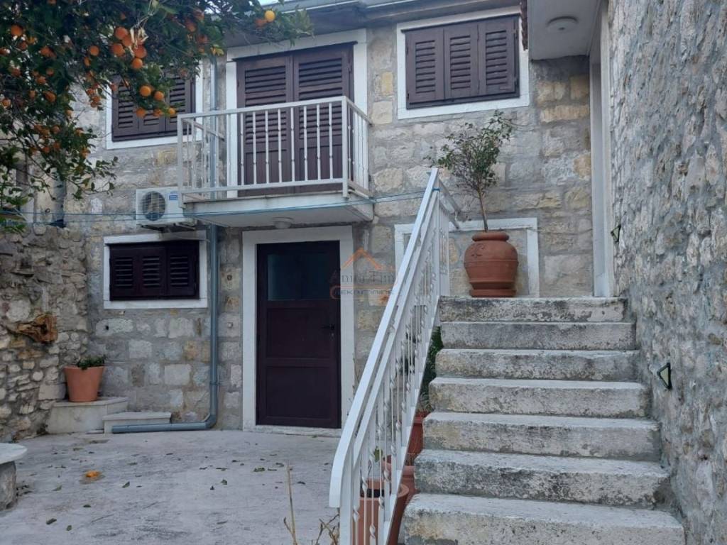 Leasure property, Sale, Split, Split